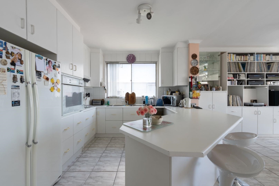 3 Bedroom Property for Sale in Green Point Western Cape